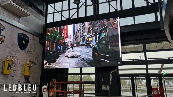 Écran géant LED d'intérieur, extra plat haute définition conçue pour l'utilisation dans les magasins, les boutiques et les halls d'accueil_0