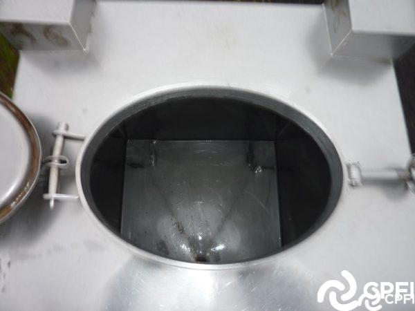 Container IBC/GRV inox carré 620 L - trou d'homme ovale - sortie 51 mm_3