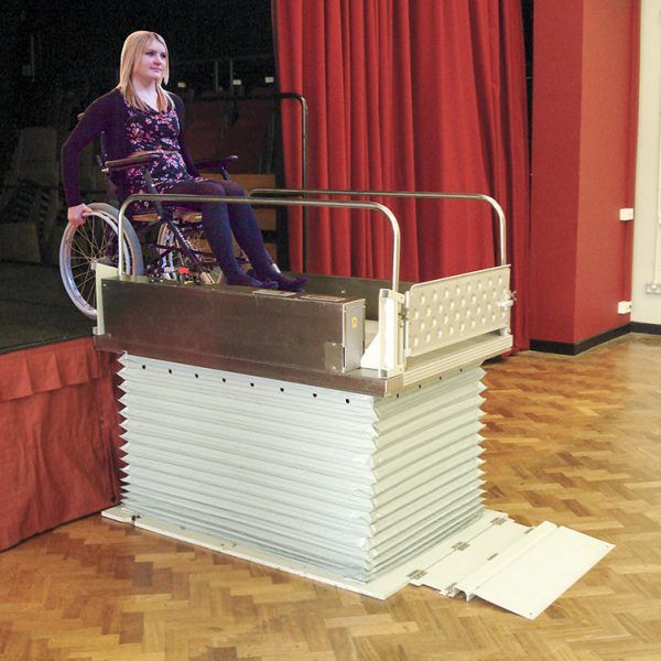 Plateforme élévatrice mobile pour accessibilité ponctuelle