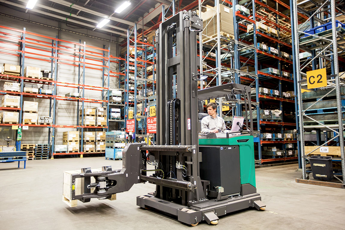 Chariot tri-directionnel Mitsubishi THD13-15N3 - pour allées étroites et stockage haute densité_3