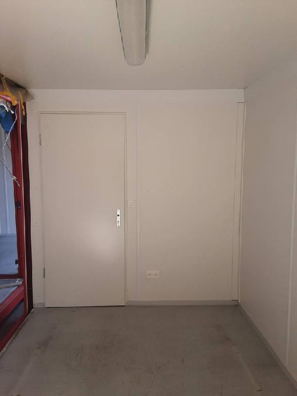 Bureau modulaire 20' - CLASSIC Line Containex - Isolation laine de verre 60 à 100 mm - Couleurs RAL 3000 rouge feu et RAL 9010 blanc pur_3