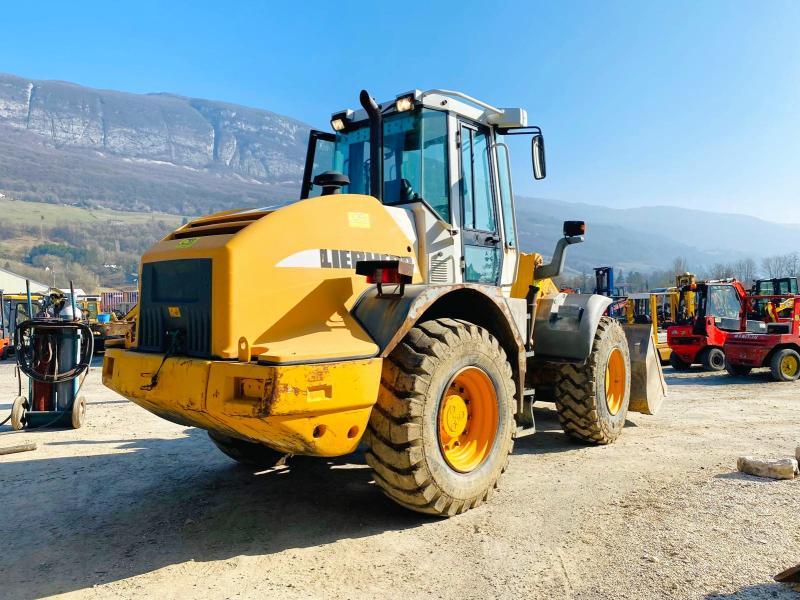 LIEBHERR chargeuse l524 10t_3
