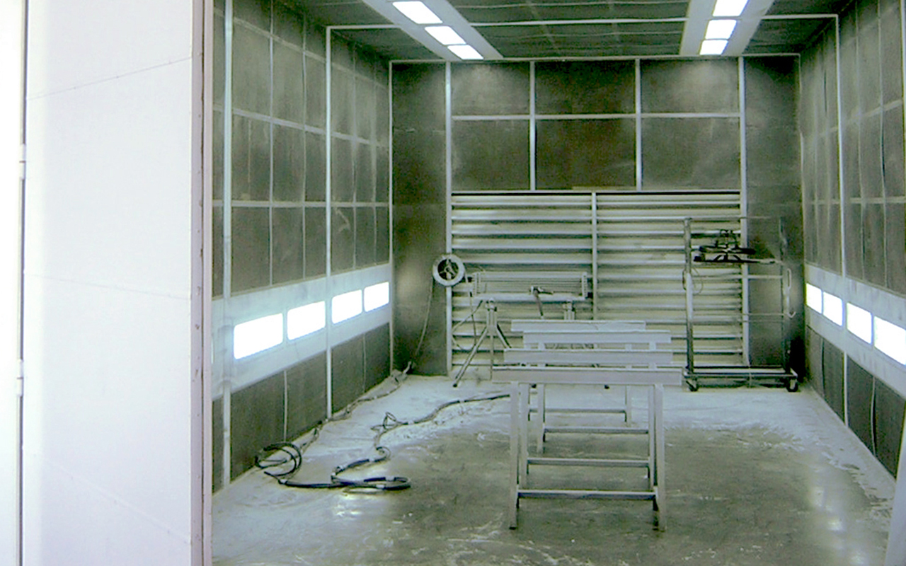 Cabine de métallisation modulable et personnalisable pour la protection anti-corrosion des métaux - OMIA_3