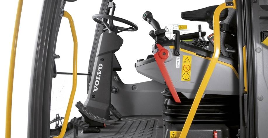 EW160E PELLES HYDRAULIQUES MOYENNES SUR PNEUS VOLVO  16 200 - 18 200 KG / 115 KW_3