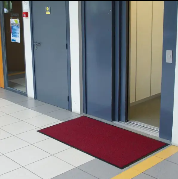 Tapis anti poussiere quercy 90x150cm polypropylene sur pvc 550g/m²rouge_3