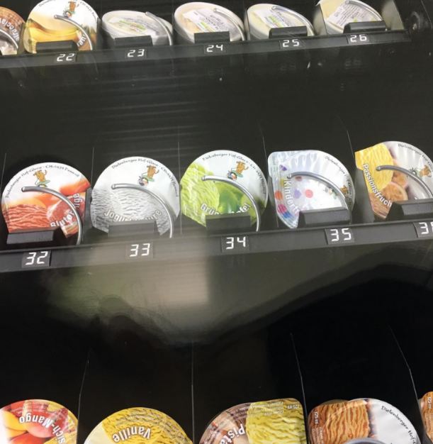 Appareil de distribution de glaces avec plage de température -18°C à -25°C