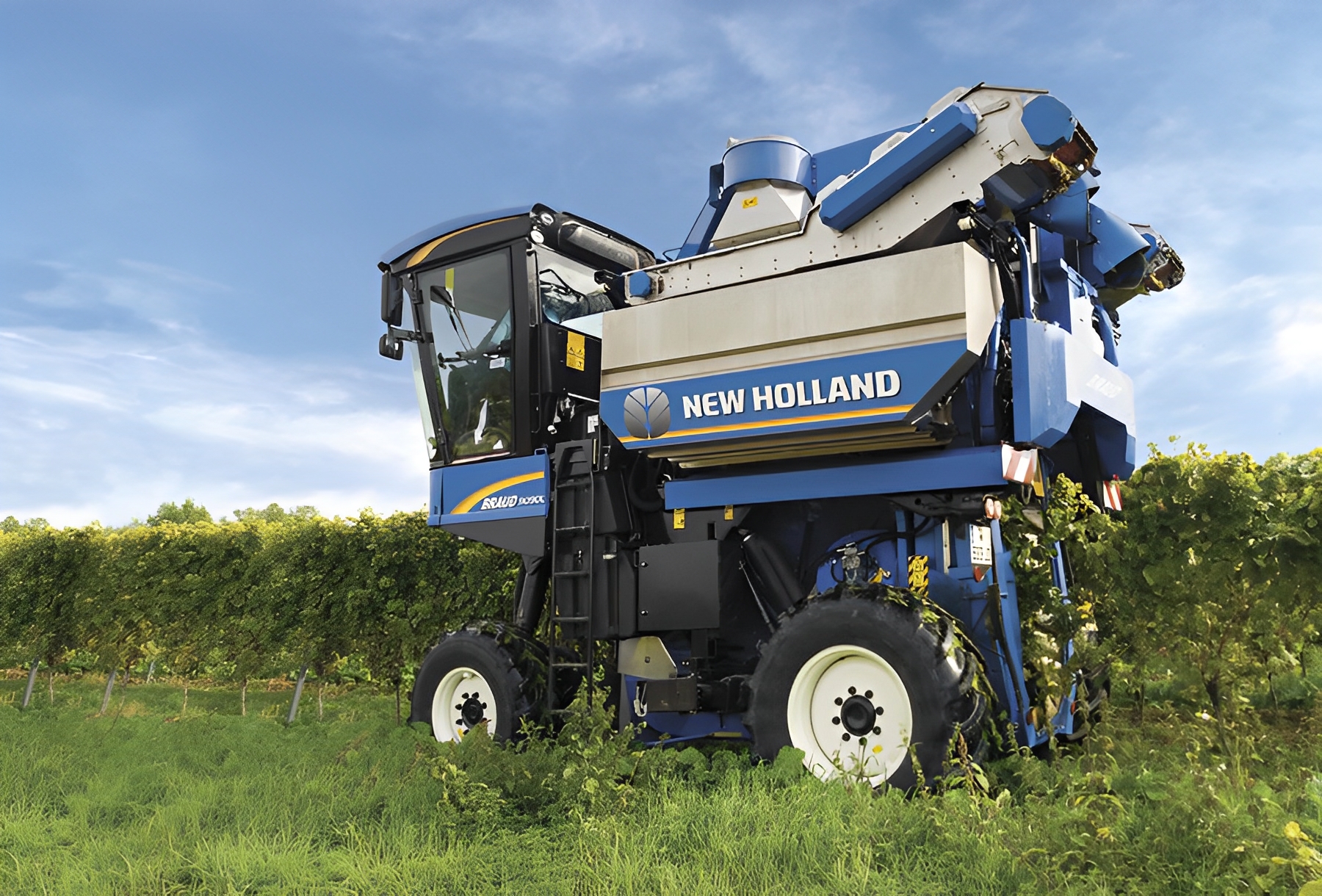 Machine à vendanger New Holland 9090L, puissance 134 kW