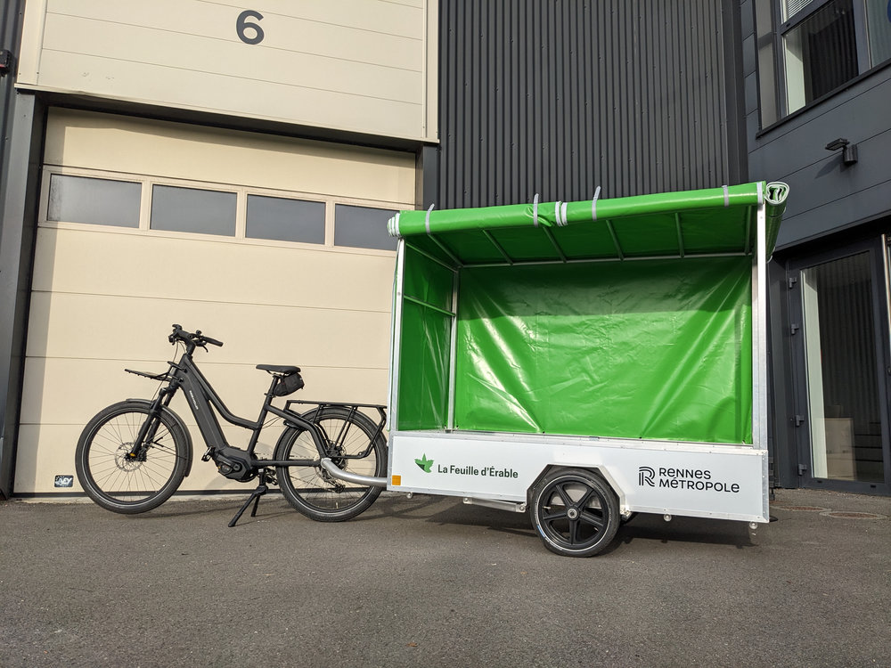 Remorque vélo collecte de déchets pour le transport de bacs et containers_3