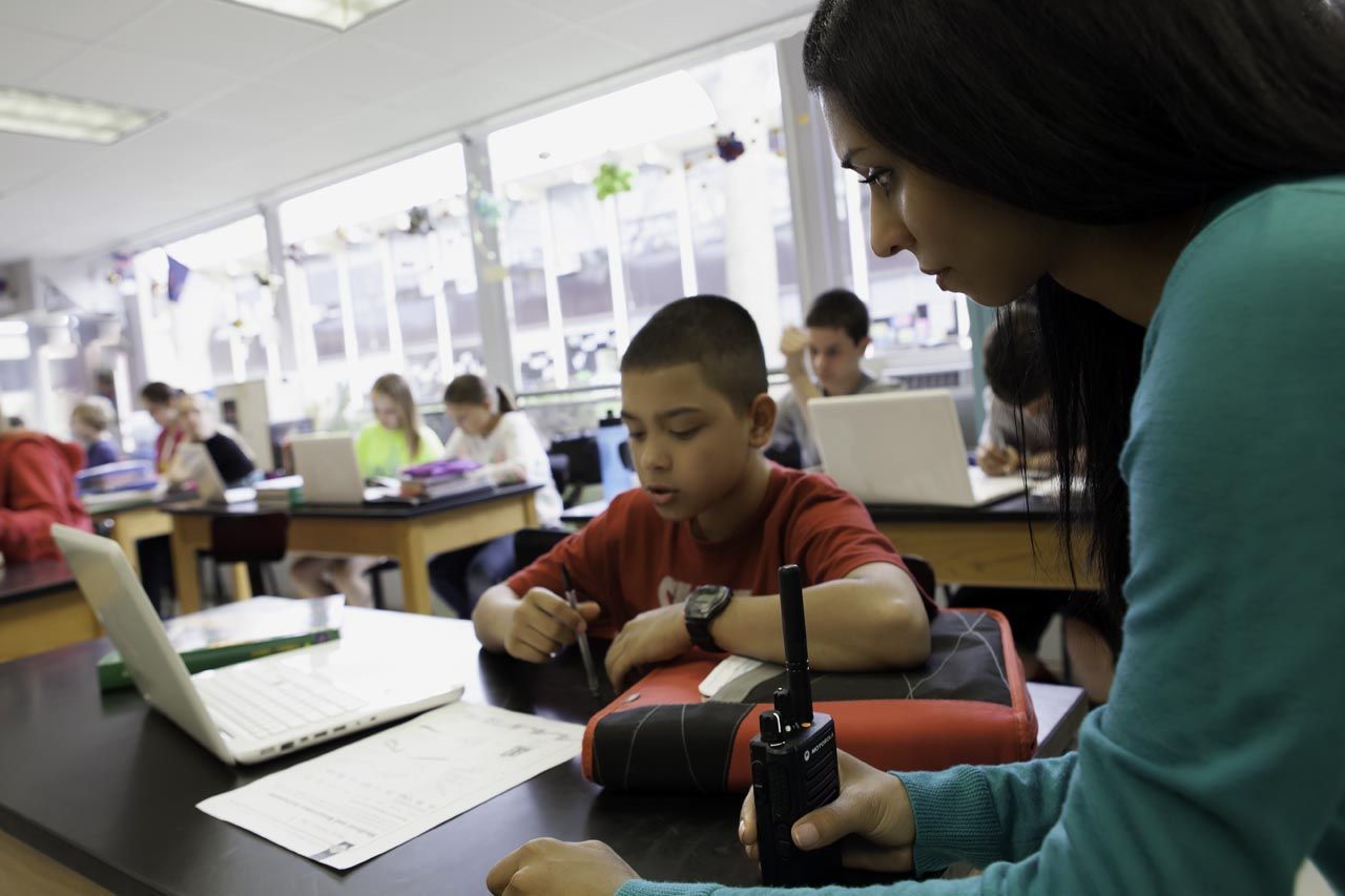 Portatif radio DMR Motorola DP3441e - GPS, Bluetooth, Wi-Fi, IP68, géolocalisation GNSS et audio intelligent_3