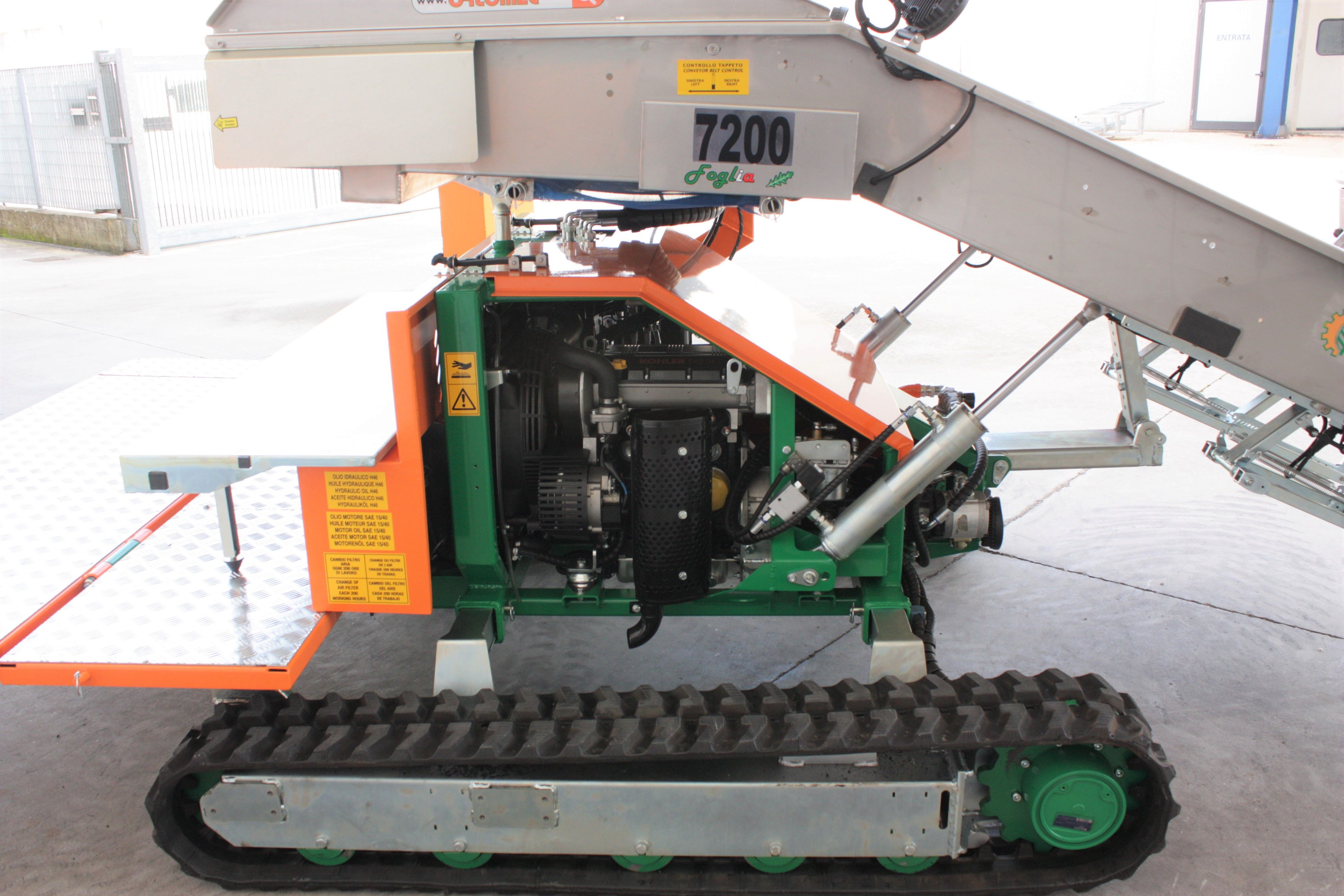 Récolteuse adaptée aux grandes parcelles mouillées ou aux serres