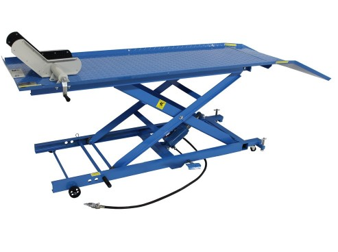 Table élévatrice hydropneumatique avec barre de sécurité intégrée