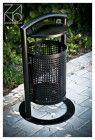03.038.Sc - Poubelle urbaine Revo Zano - acier noir - 40L avec chapeau protège-pluie_3