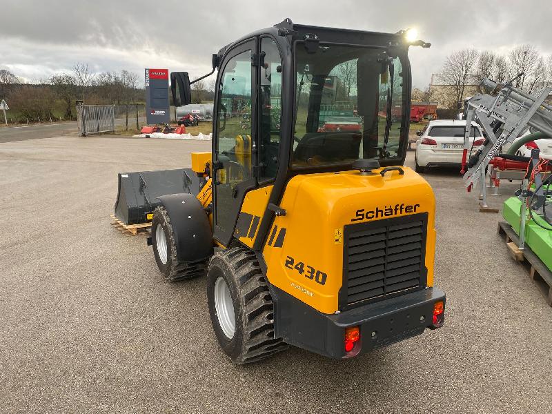 Schäffer 2430 - Chargeuse compacte polyvalente et performante pour exploitations agricoles et chantiers_3