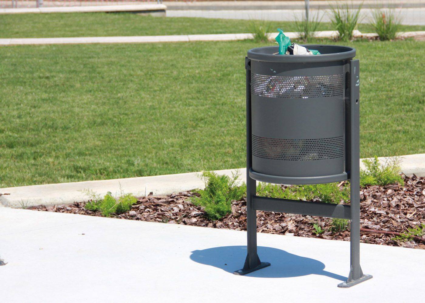 Poubelle publique BCN PA606 - en acier avec traitement Ferrus anticorrosion_3