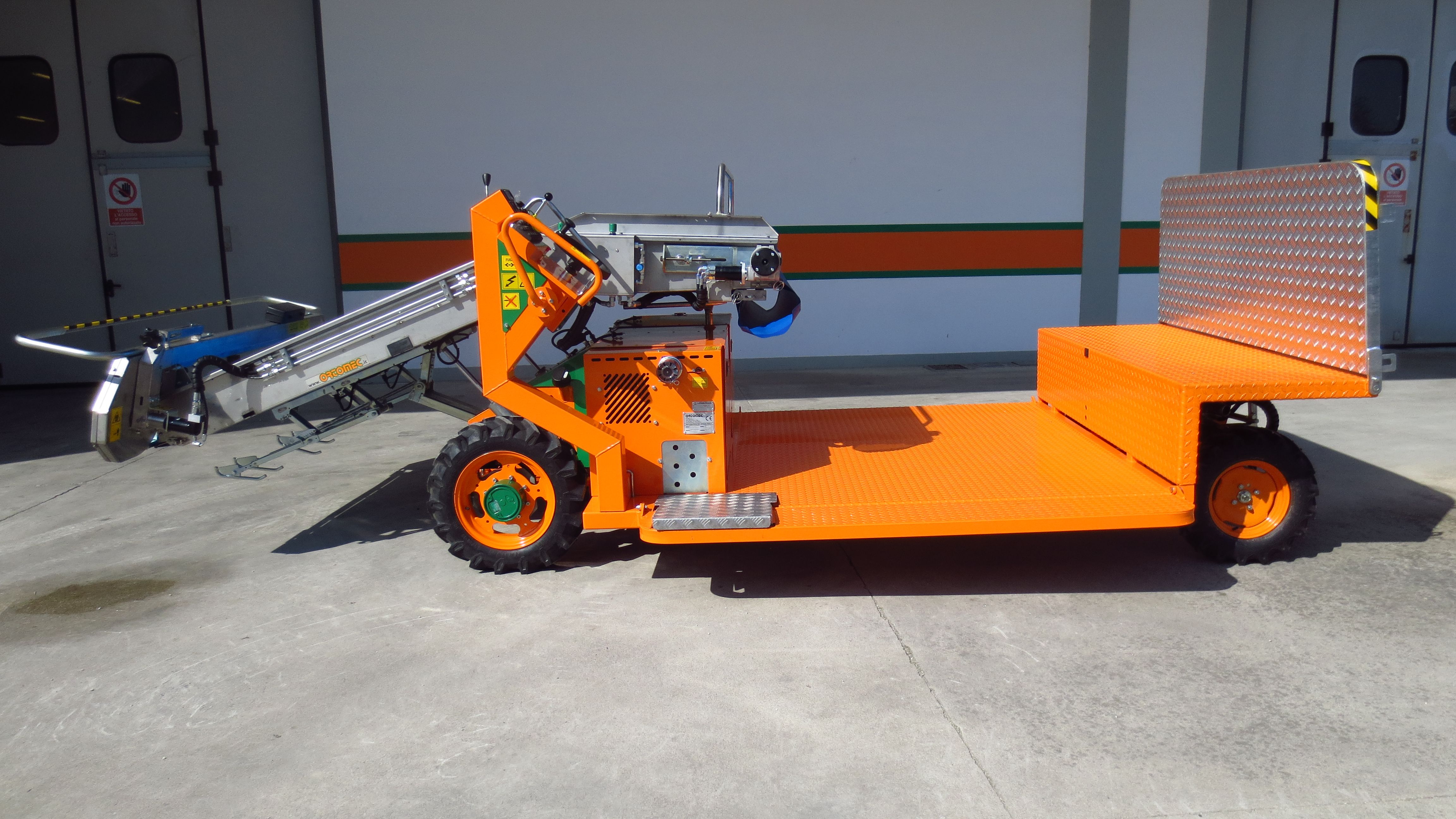 Récolteuse de légumes automotrice 8100 Foglia - Ortomec SRL - largeur de tête de récolte 130 à 180 cm_3