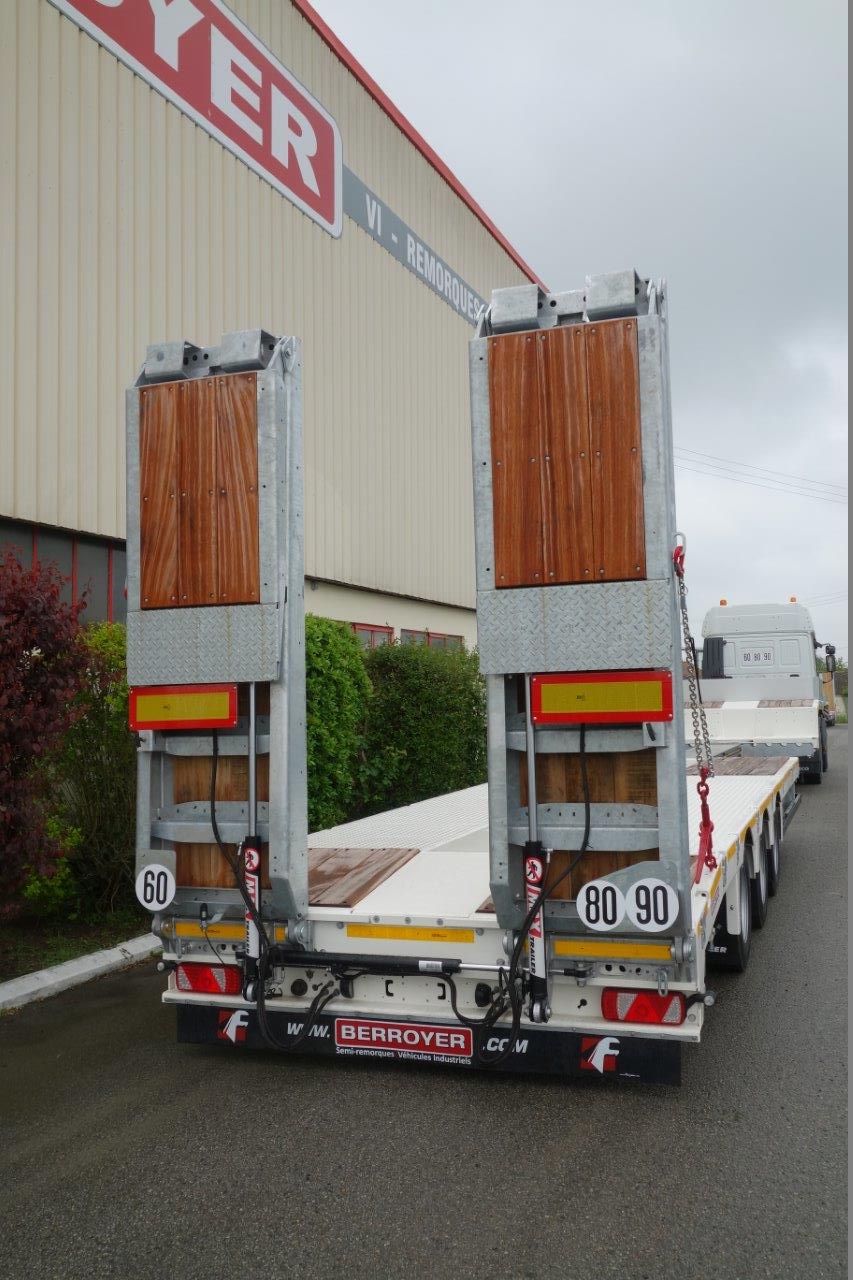 Semi-remorques porte-engins MAXTRAILER MAX100 extensible - 3 essieux SAF - freins tambours - véhicule neuf 9009_3