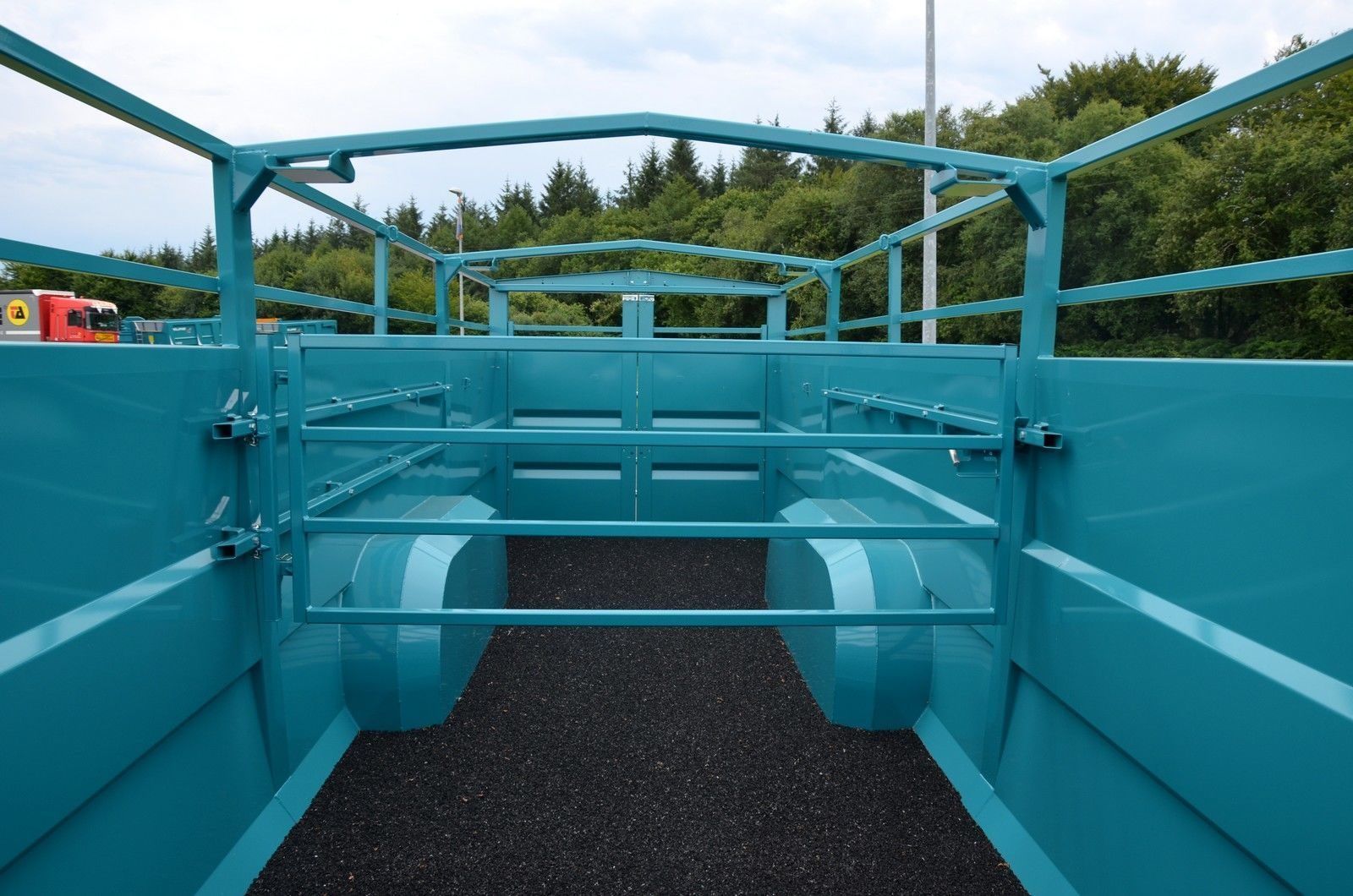 Véhicule Rollvan 85 pour transport sécurisé du bétail