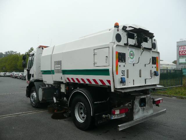 Balayeuse SCARAB MAJOR équipée pour le nettoyage haute pression