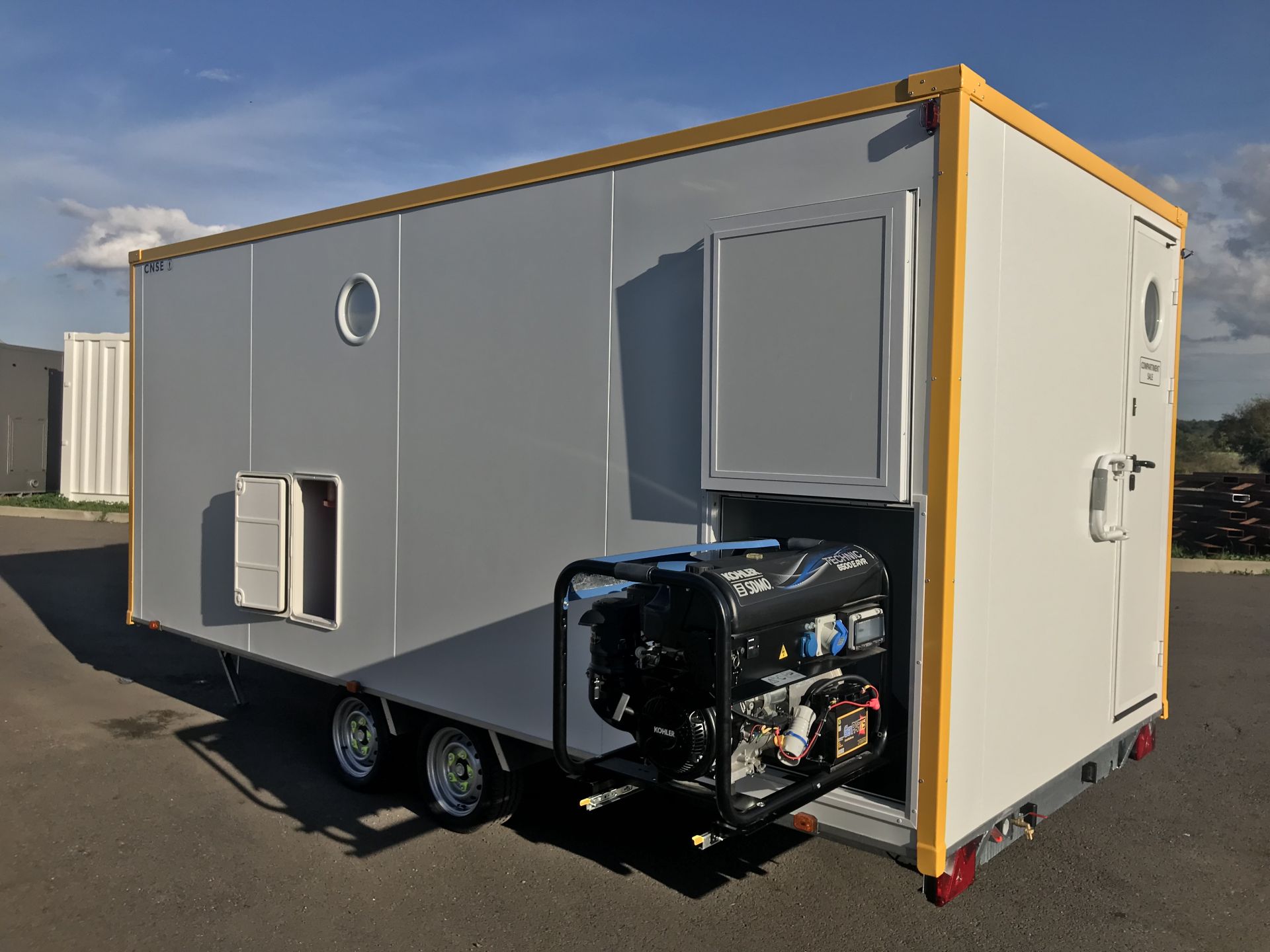 Dimensions personnalisables avec hauteur sous plafond de 2 m ou 2,15 m