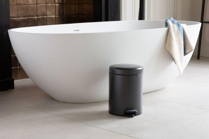 Poubelle à pédale NewIcon 5 litres - Confident Grey - Design intemporel pour salle de bains, toilettes ou chambre de bébé_3