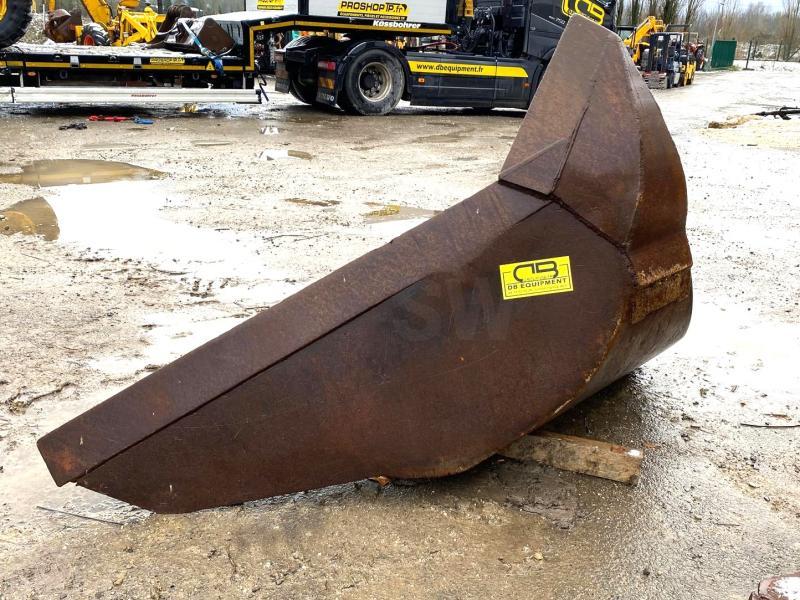 Godet trapèze attache Morin M6_3