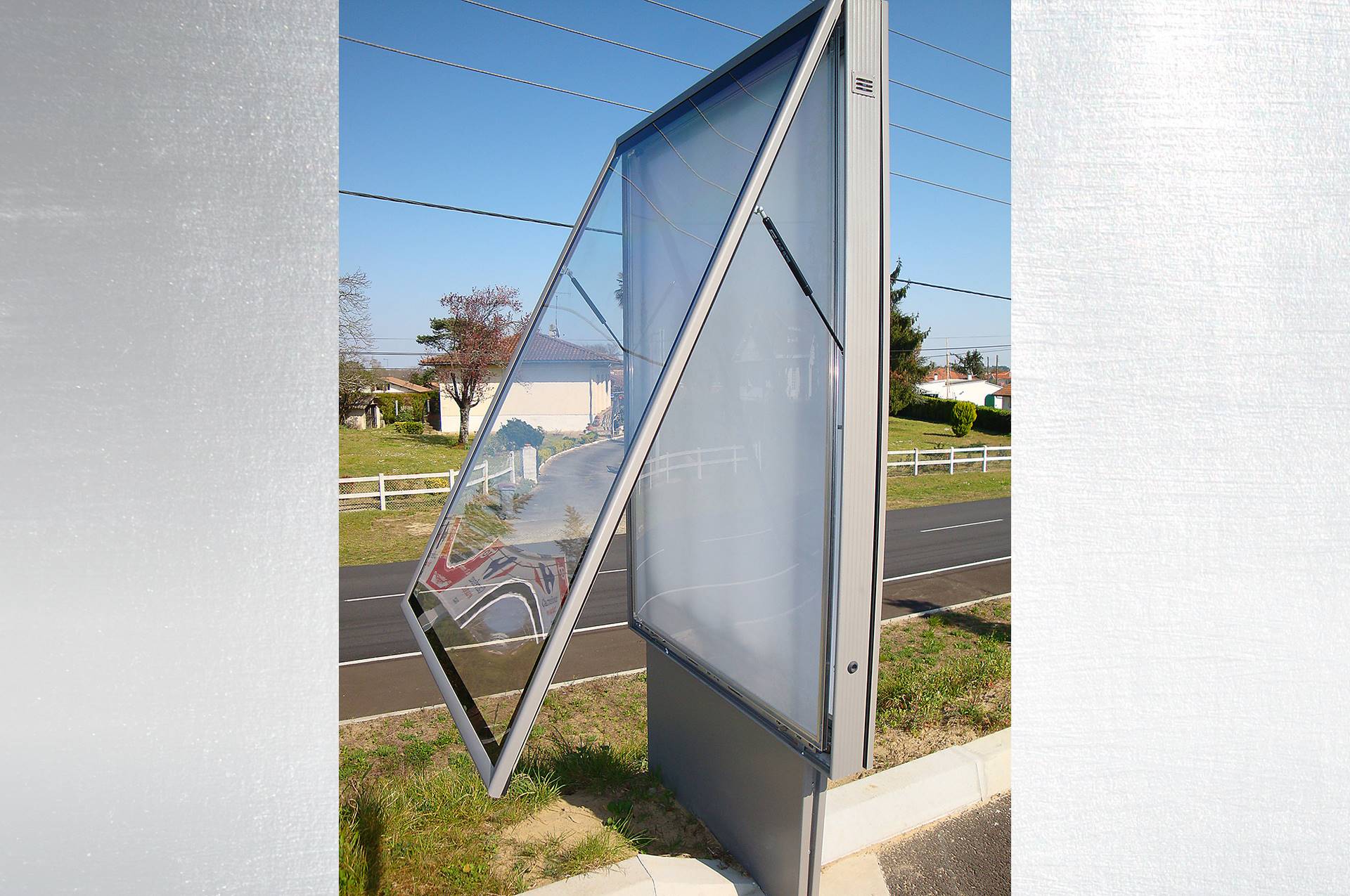 Planimètre Kikaffich - Supports d'affichage et mobiliers urbains personnalisés_3