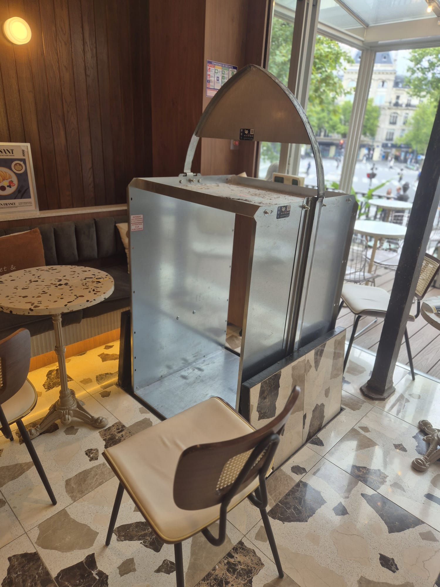 Monte-fut  pour café, hôtel, restaurant  et commerce_3