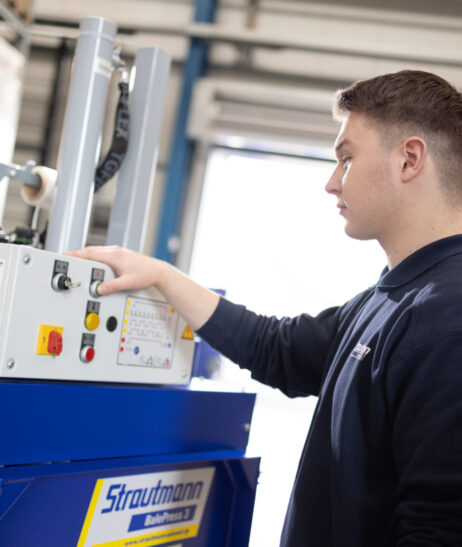 Presse à petites balles performante et compacte - BalePress 3 - jusqu'à 15 tonnes de carton et film par an_3