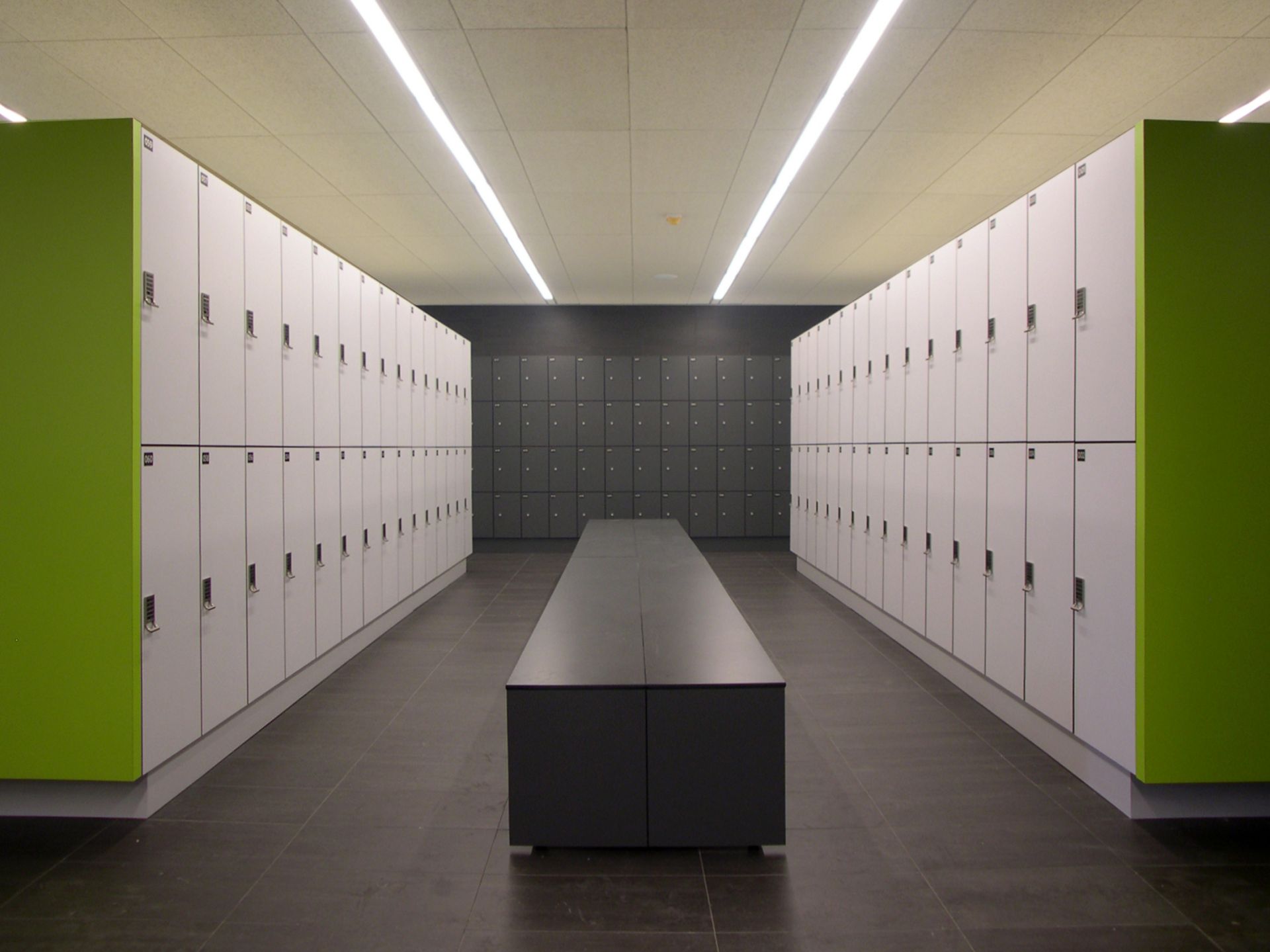 Casiers vestiaire multiple en composite pour milieu humide aux normes d'hygiène_3