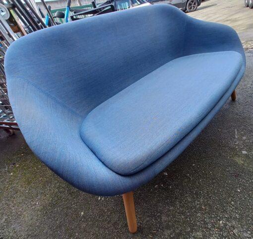 Canapé About A Lounge HAY - pieds en bois - cadre en chêne et siège en polypropylène - d'occasion_3