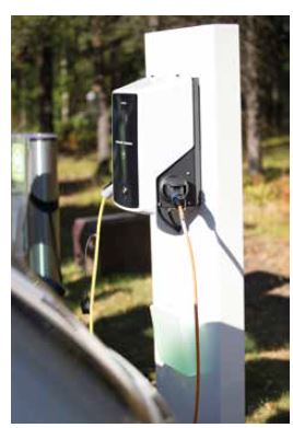 Recharge VE compacte et puissante pour les entreprises - Ensto Wallbox avec structure robuste et gestion dynamique_3