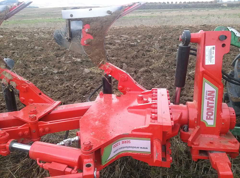 Variable - charrue agricole - arados fontan - distance entre corps 82 cm_3