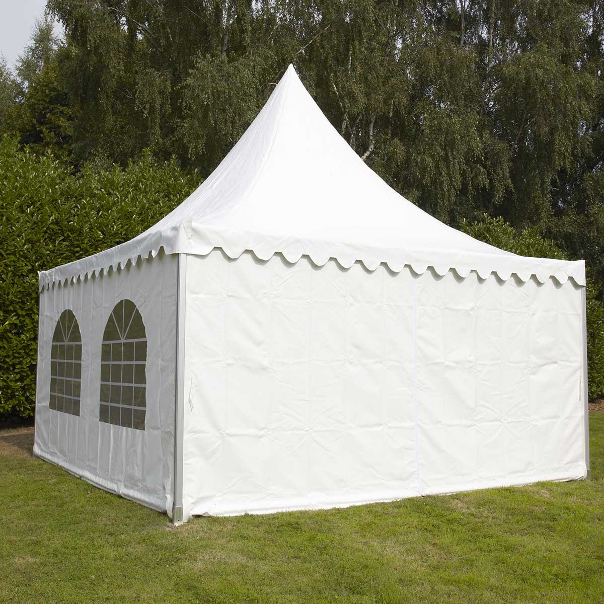 Tente de réception avec kit d'haubanage et murs inclus