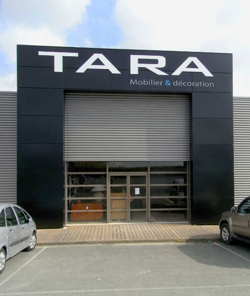 Enseigne en lettres découpées sur mesure, pour donner du relief et améliorer la lisibilité de votre marque - OUEST ENSEIGNES_4