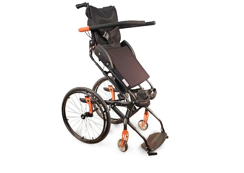 Fauteuil roulant actif Levo Summit EL - propulsion manuelle avec verticalisation électrique connectée_3