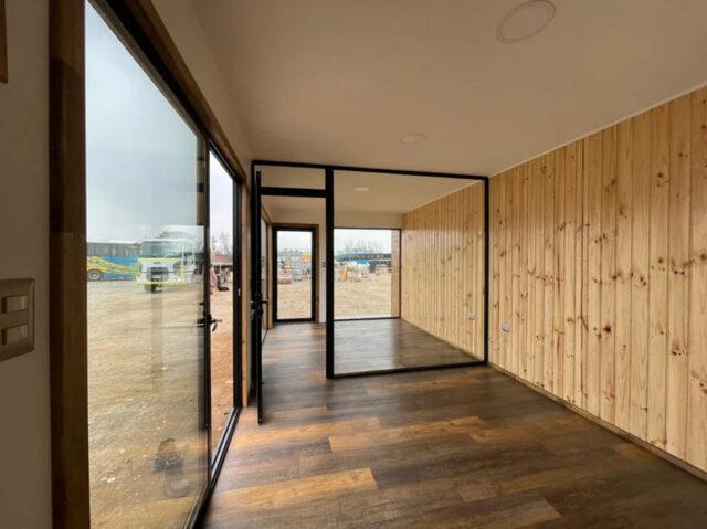 Conteneur de bureau modulaire 24m² - Projet modulaire Dalí 8 x 3 m avec isolation et fenêtres double vitrage_3