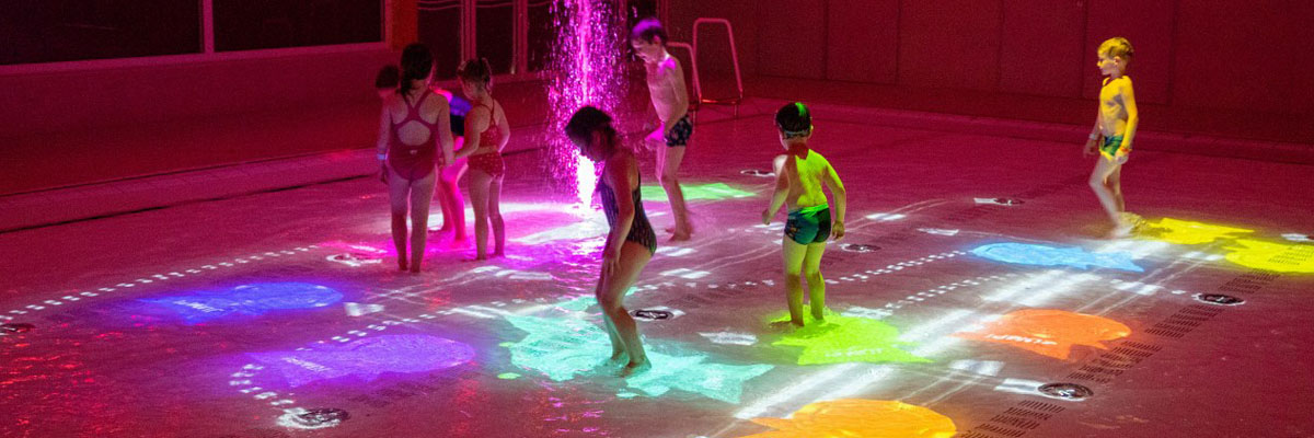 Fond de piscine interactif transformant le terrain en jeu dynamique pour tous les âges - Area H20_3