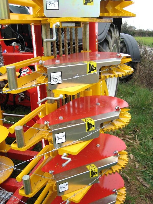 Dérouleuse de Barbelés CLOTURMATIC RXB - Machine à dérouler et poser 2 à 5 rangs de barbelés en 1 passage_3