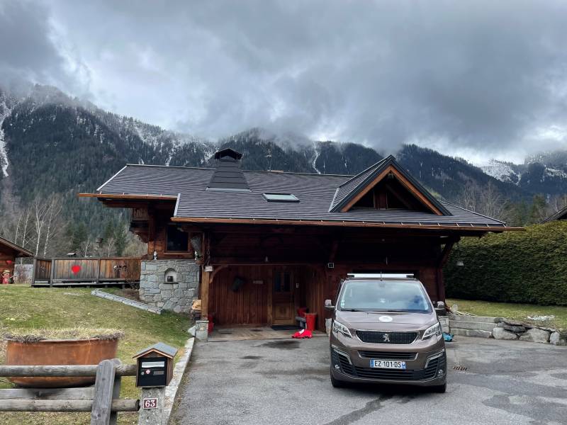 Toitures de montagne aspect traditionnel - GERARD®, METROTILE® et DECRA® - résistantes aux températures extrêmes et aux chocs_3