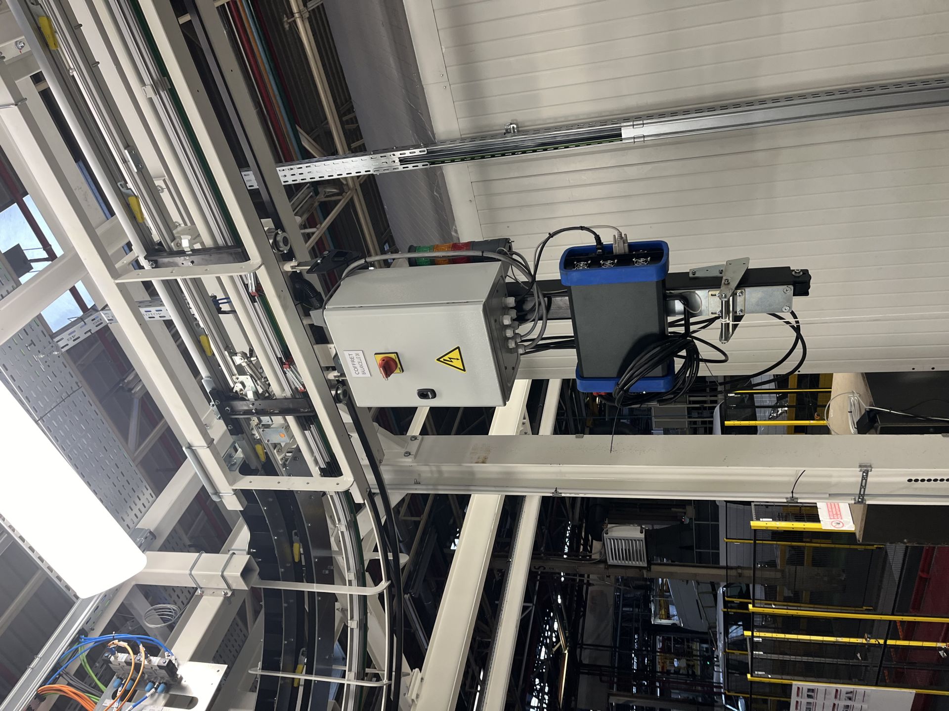 Convoyeur aérien birail à chaîne motorisé pour l?accumulation de charges - BOREAL_3