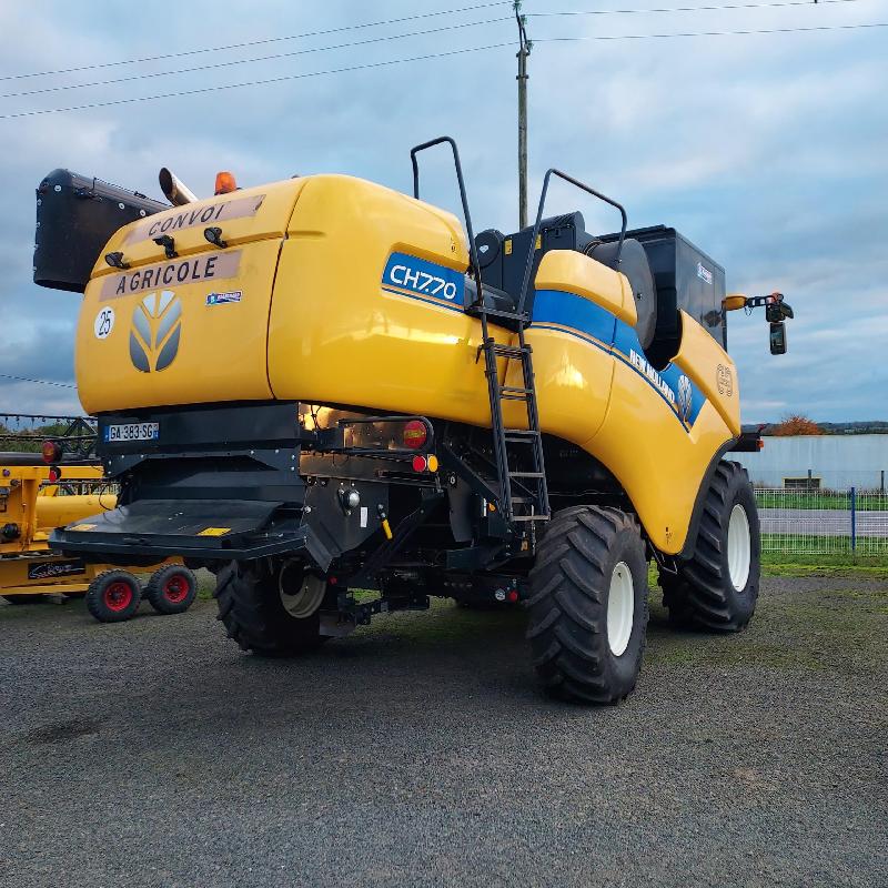 Moissonneuse-batteuse New Holland CH 7.70 Stage V_3