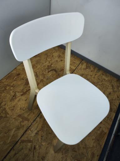Chaise Cream Calligaris d'occasion - bois hêtre - assise et dossier résine blanc - recommandée pour cafés et restaurants_3