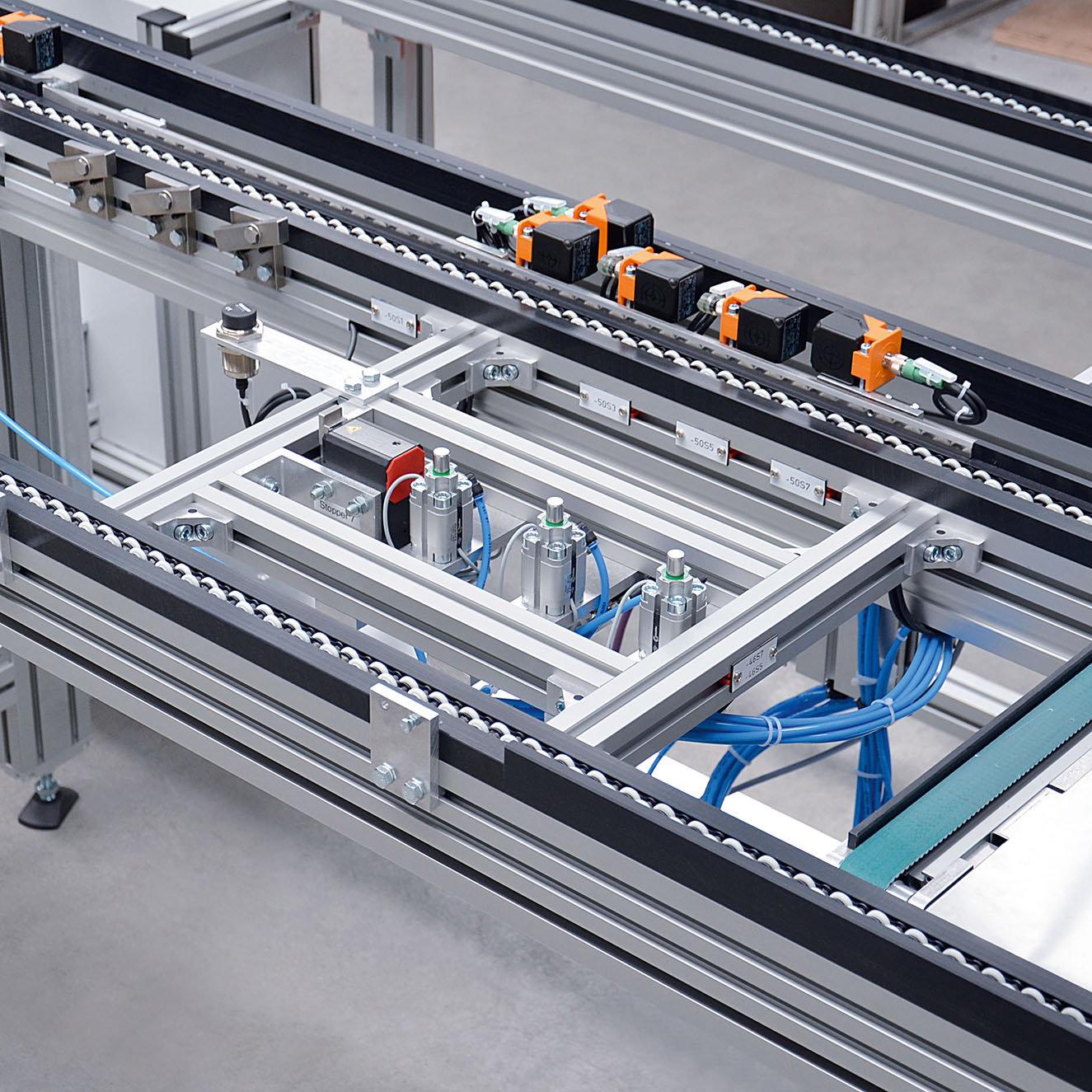 Système de transfert de porte-pièces polyvalent - Versamove plus - MK Technology Group, charge maximale 150 kg/m et dimensions variées_3