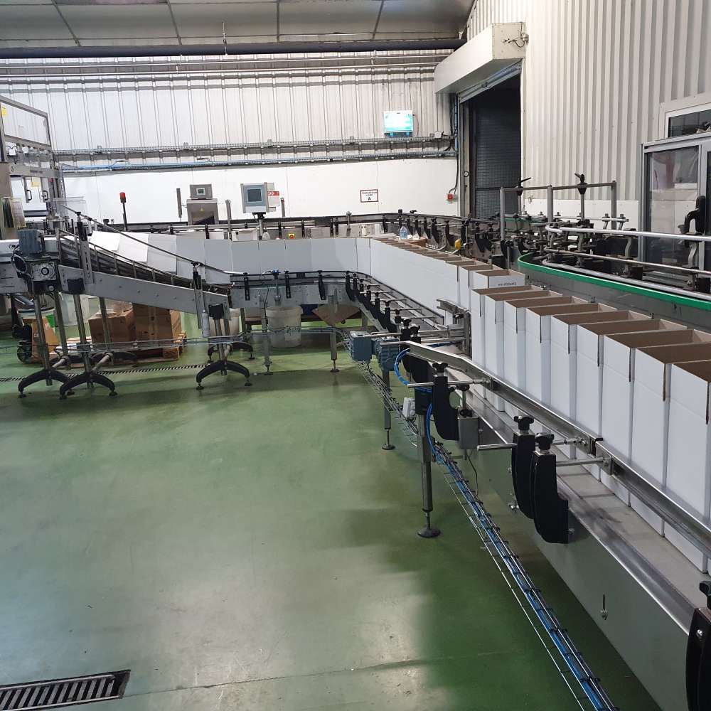 Convoyeur à bande robuste pour le transport de produits à fond plat, cartons, caisses, packs - cms_3