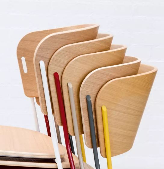 Chaise de réunion ou de conférence au style épuré et design en bois, empilable pour les visiteurs - 