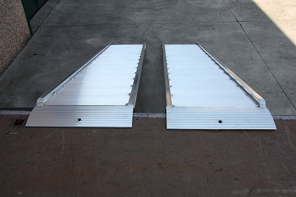 Rampes de chargement 3T (3000kg) sans rebord - Surface antidérapante - Largeur 1591 mm - Réf MPCL065/16US_0