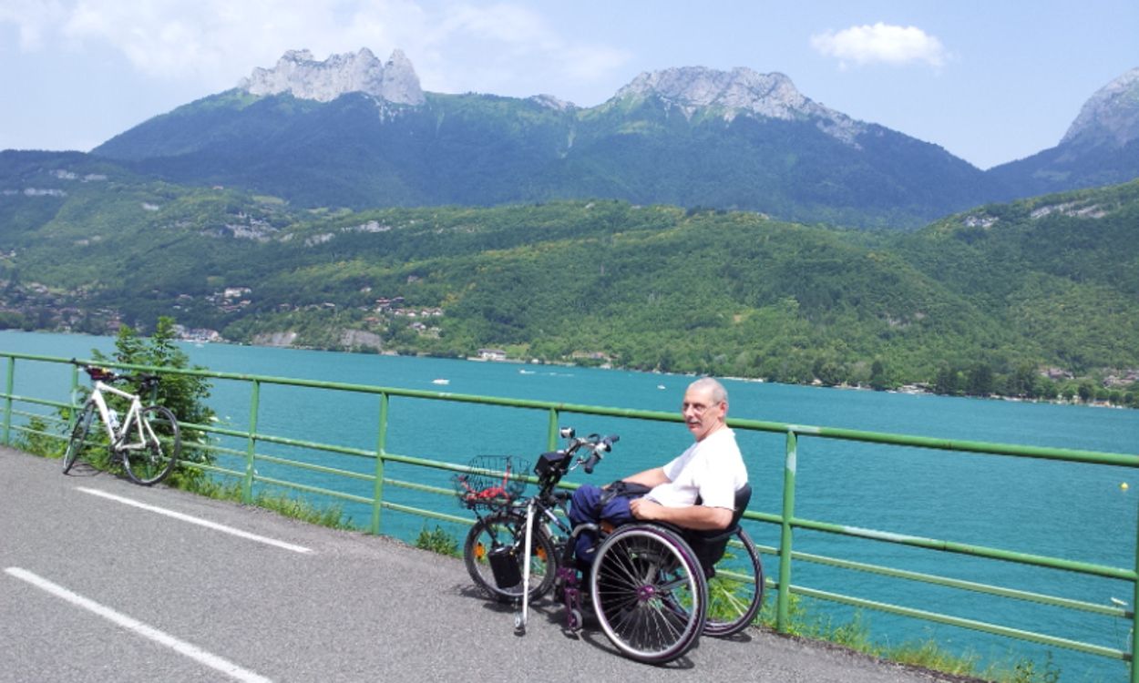 Vélo pour handicapé électrique 20'' avec frein à disque et frein de stationnement V brake - Tracteur tout terrain pour personne à mobilité réduite_3