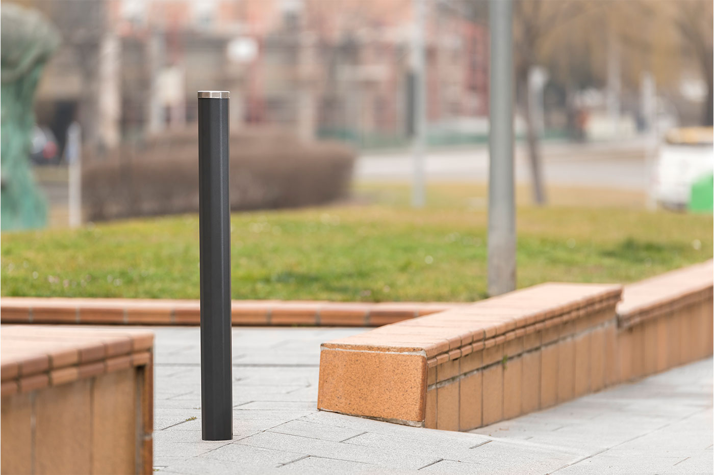 Borne DECA - H206 - acier zingué avec partie supérieure en inox - thermolaquage polyester noir forge_3