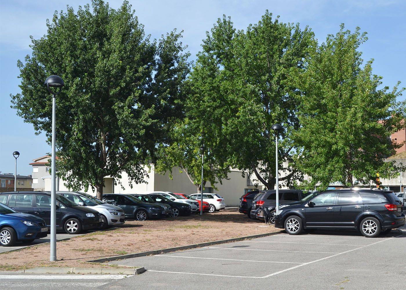 Luminaire Globus ILGL - gamme Essentials - design élégant et fonctionnel - jusqu'à 142 lm/W - idéal pour applications résidentielles_3