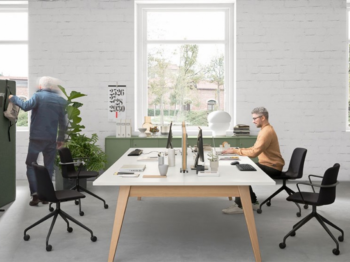 Bureau bench design et innovant pour espaces ouverts - PIGRECO avec finitions personnalisables et modularité_3